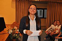 Recogiendo el premio