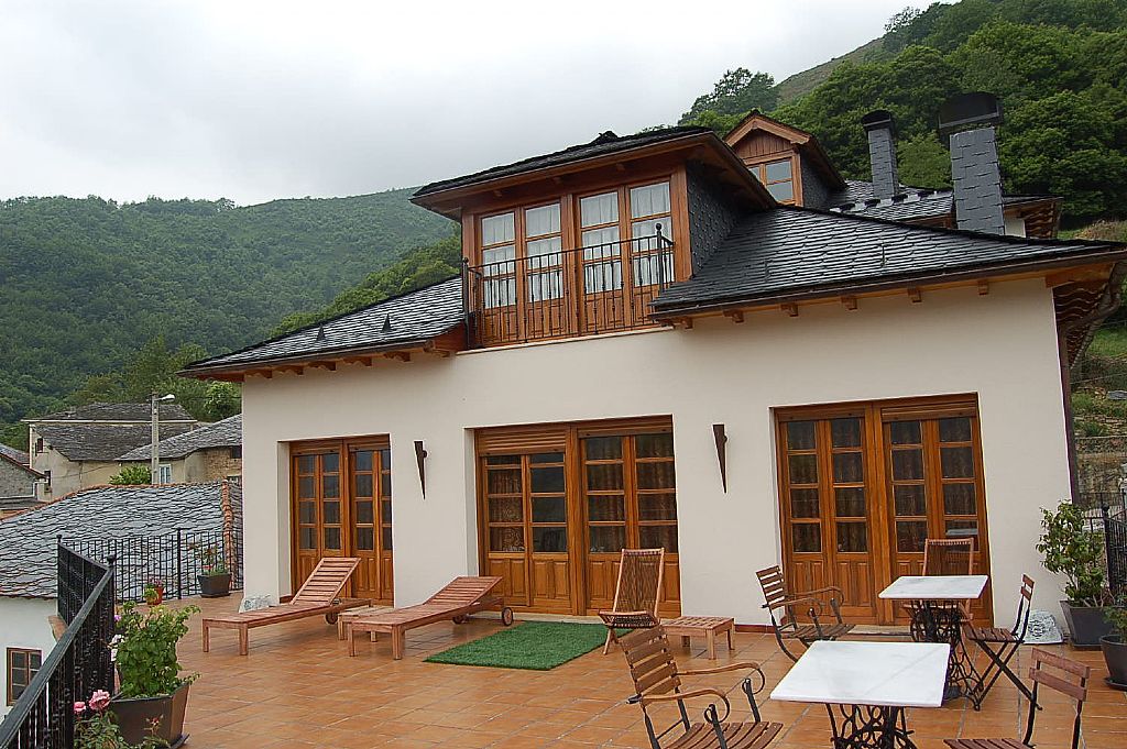 Vista de la Terraza y Fachada