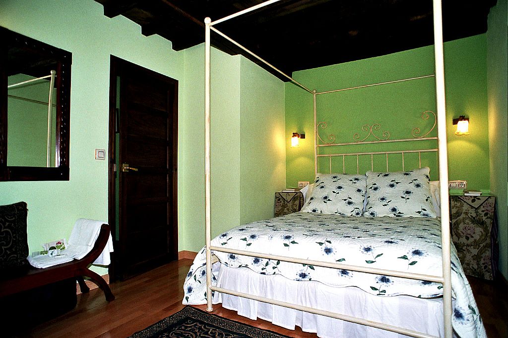 Vista interior habitaci�n matrimonio