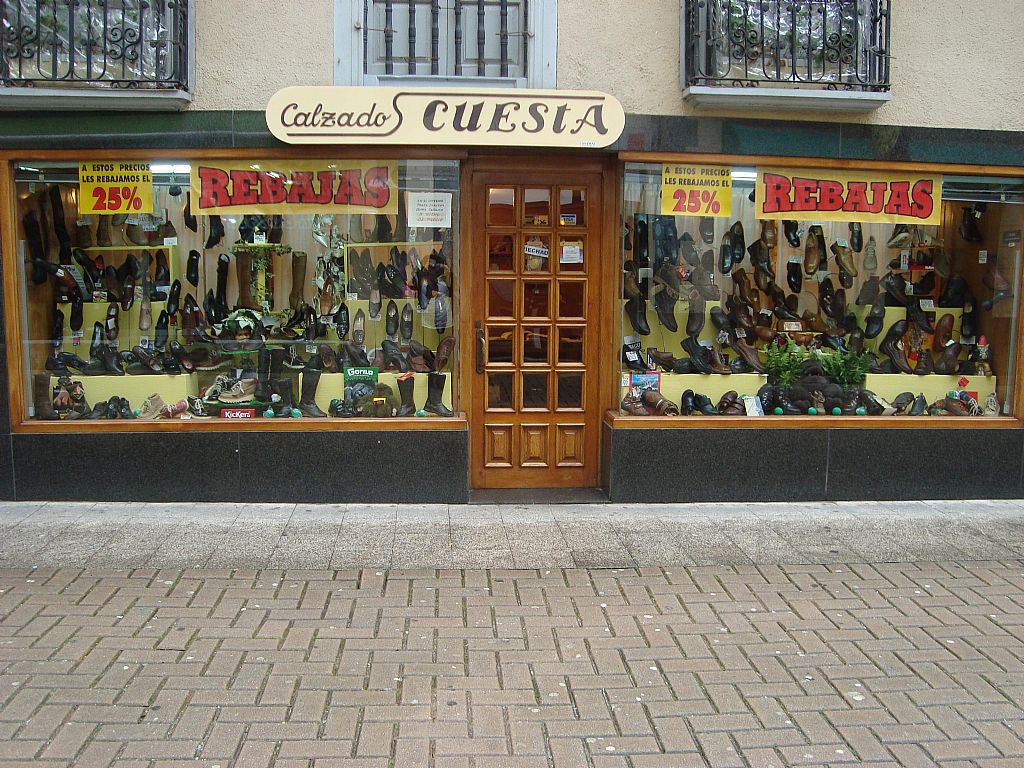 Fachada Calzados Cuesta