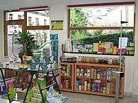 Interior tienda y exposición productos