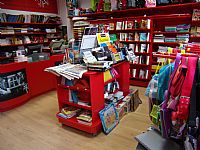 Interior Librera y exposicin de productos